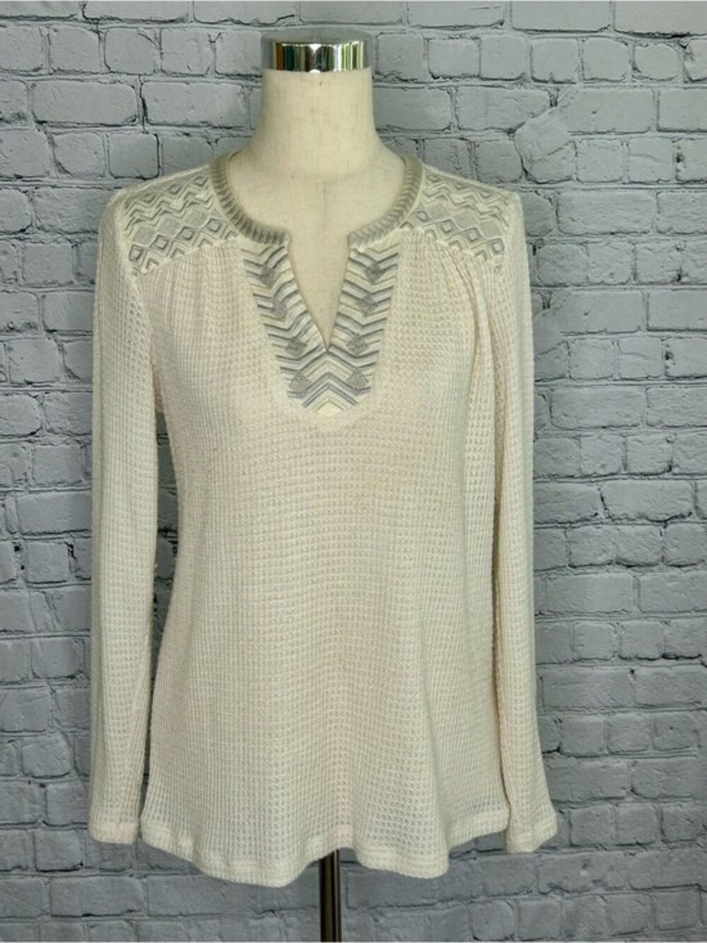 Casual Long Sleeve Top Cream Size M Women's Sweater — Like New